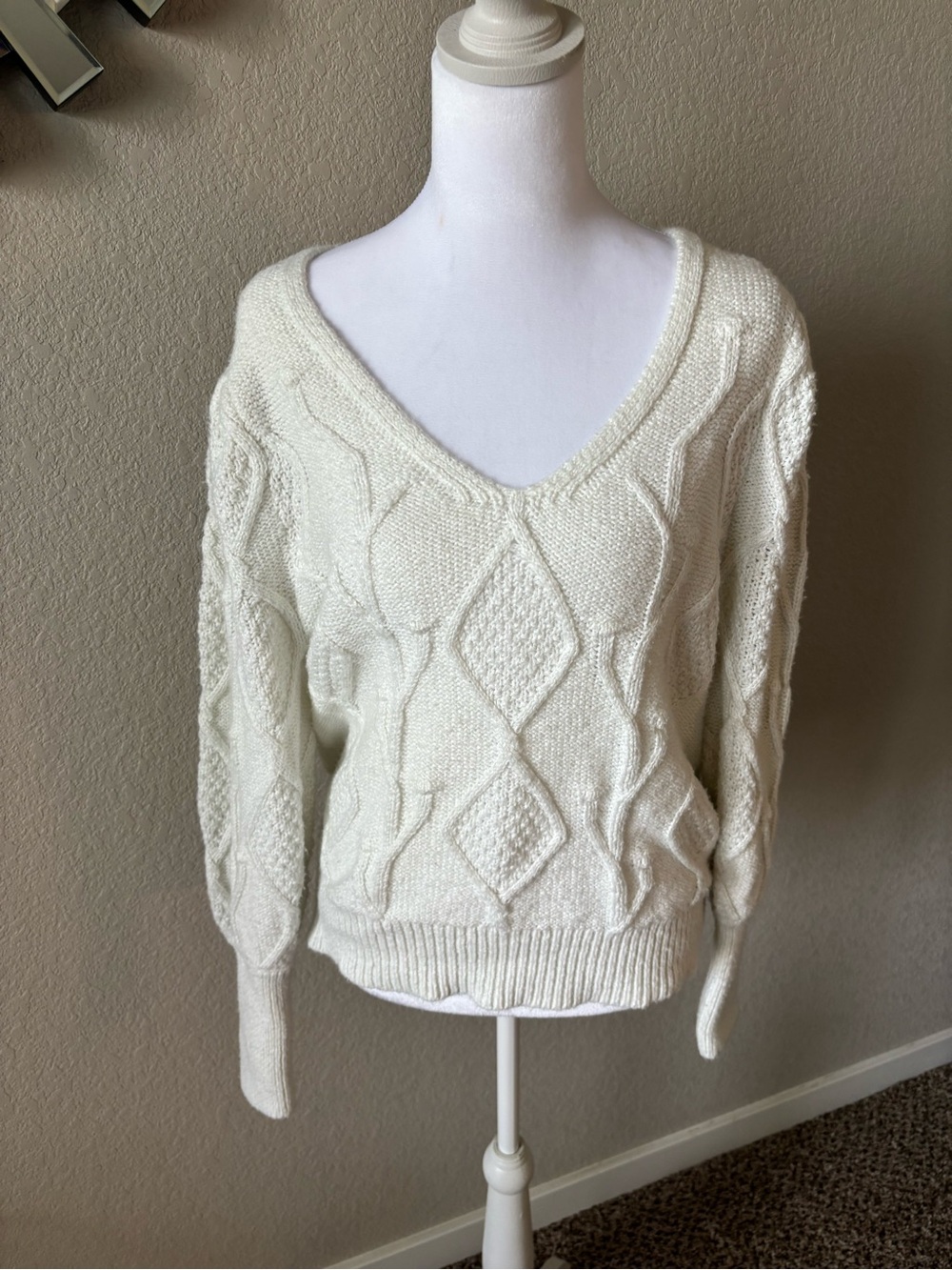 Abercrombie & Fitch Cream Cable V-Neck Sweater